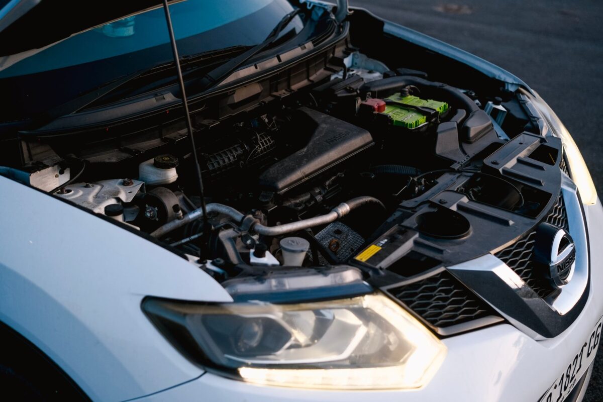 Préparer sa voiture pour l'hiver : batterie, liquide de refroidissement, éclairage, ce qu'il faut vérifier avant le 1er novembre